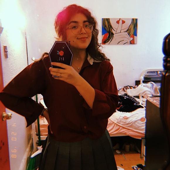 Meet your Posher, Stephanie - Picture 3 of 6